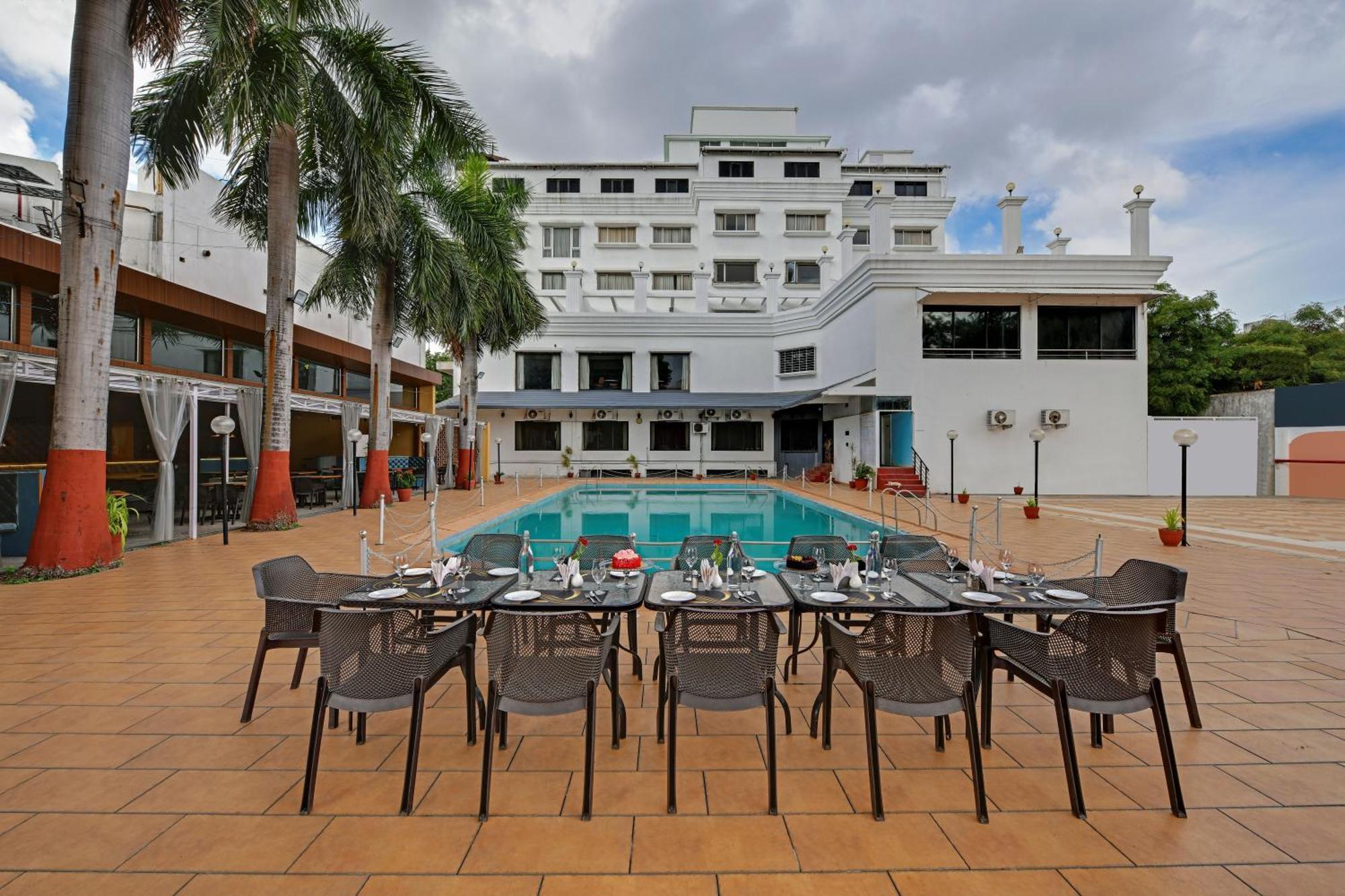 Quality Inn Regency, Nashik Exterior photo