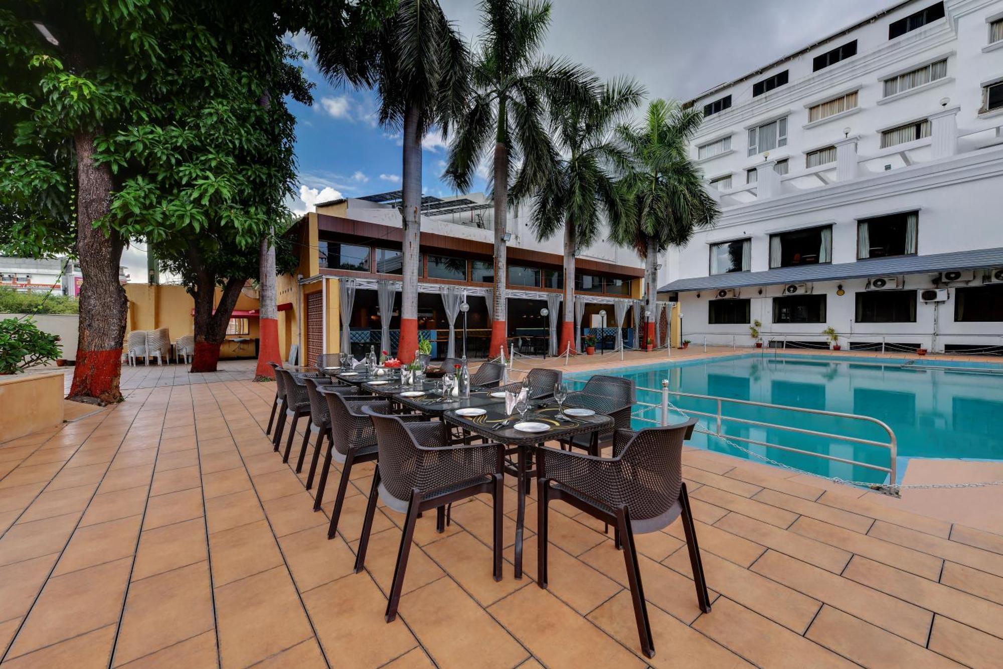 Quality Inn Regency, Nashik Exterior photo